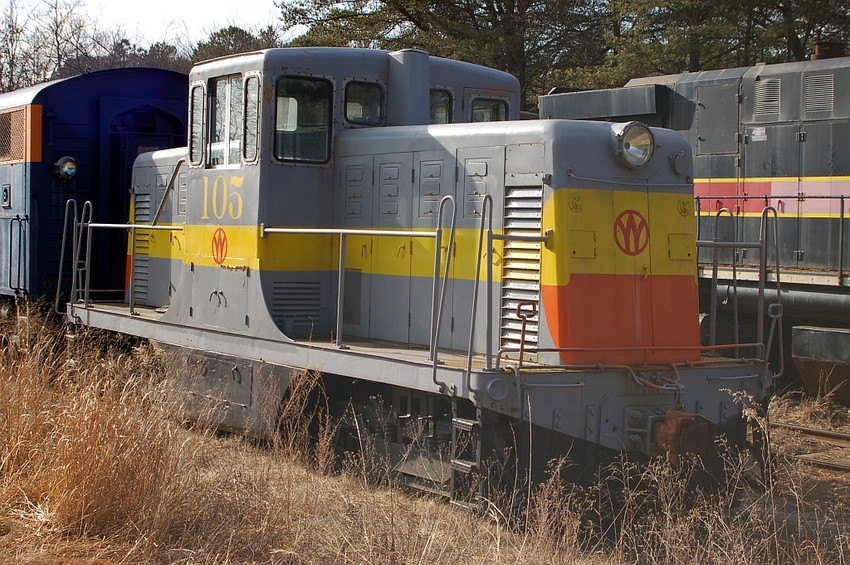 Photo of SRNJ GE 44 Ton Locomotive No. 105
