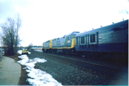 Photo of i think that csx is f40ph nuts the e8's look better on this train