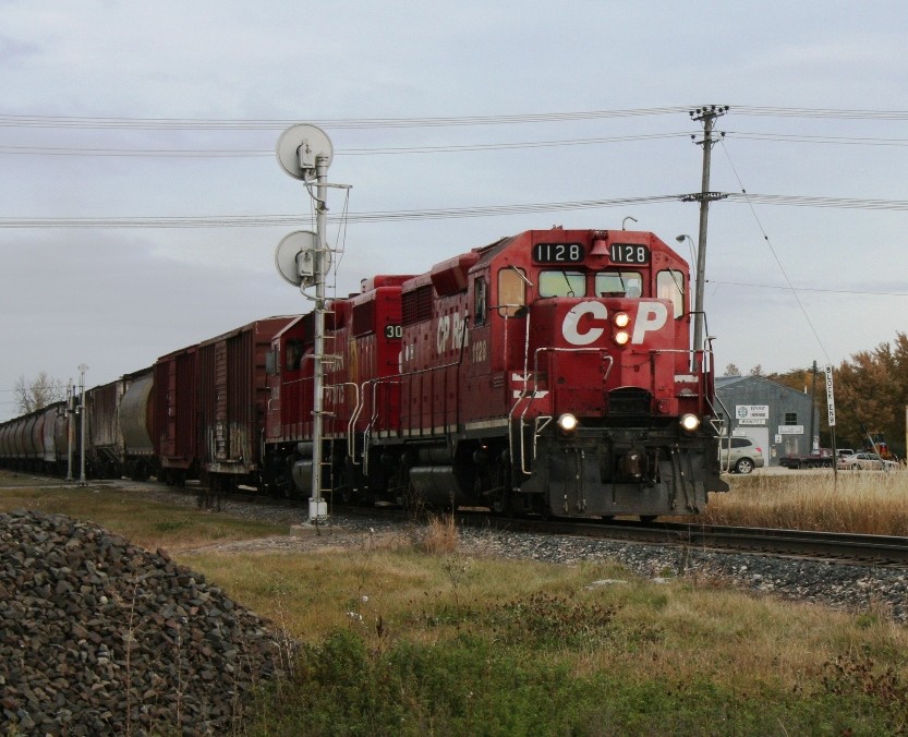 Photo of CP 1128 Southbound From Winnipeg