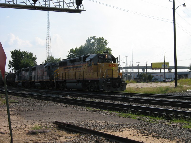 Photo of This train in on the line coming up from the I-49