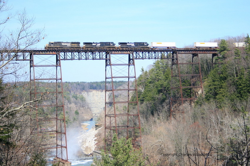 Photo of NS 23K over the viaduct at Portageville