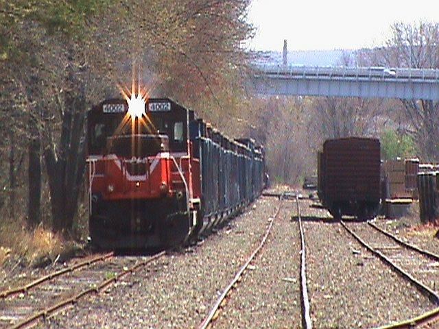 Photo of 4002 working the Middletown Ct yard