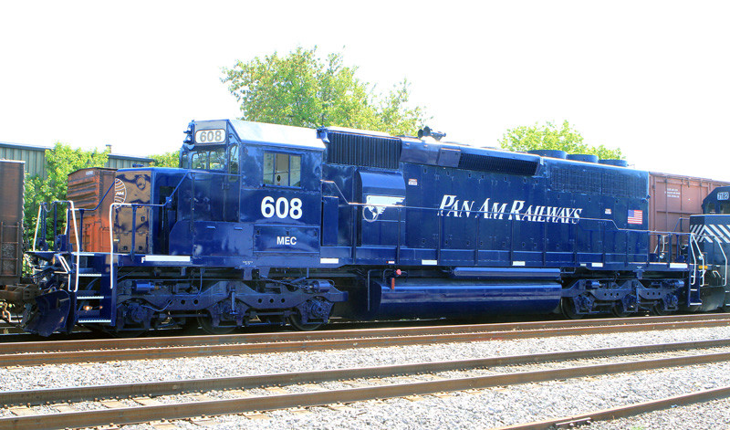 Photo of Pan AM 608 in new paint