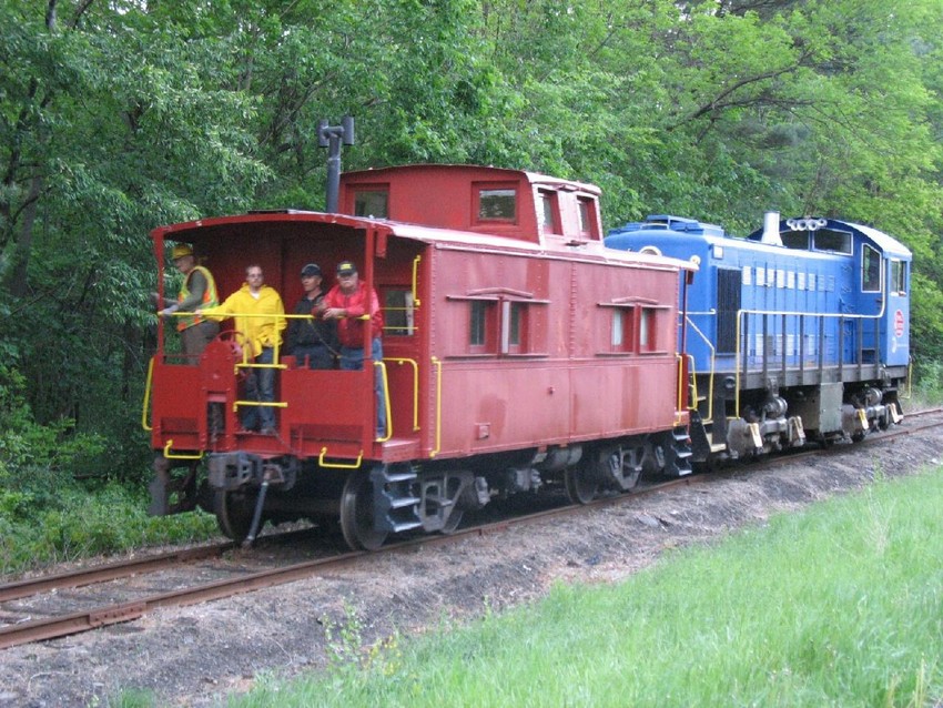 Photo of CMRR S1 407 and N5G Caboose 673