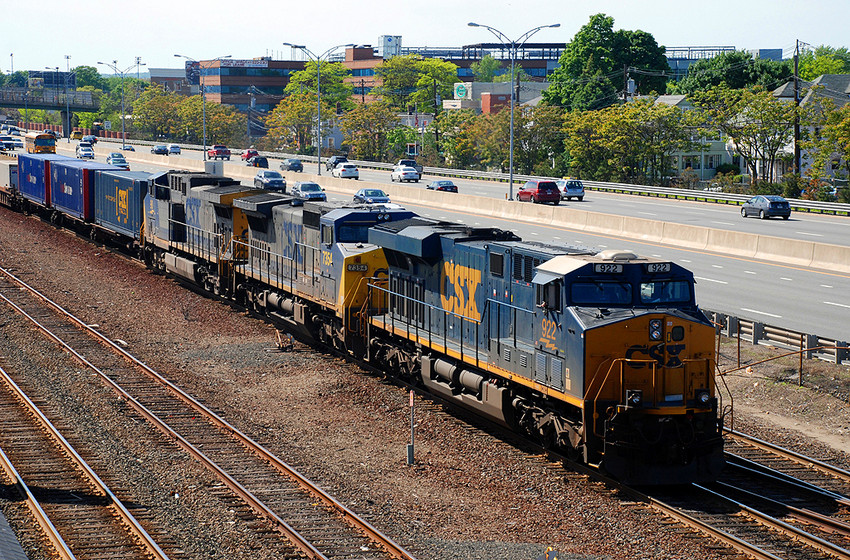 Photo of CSX Q122-12 on the Approach...
