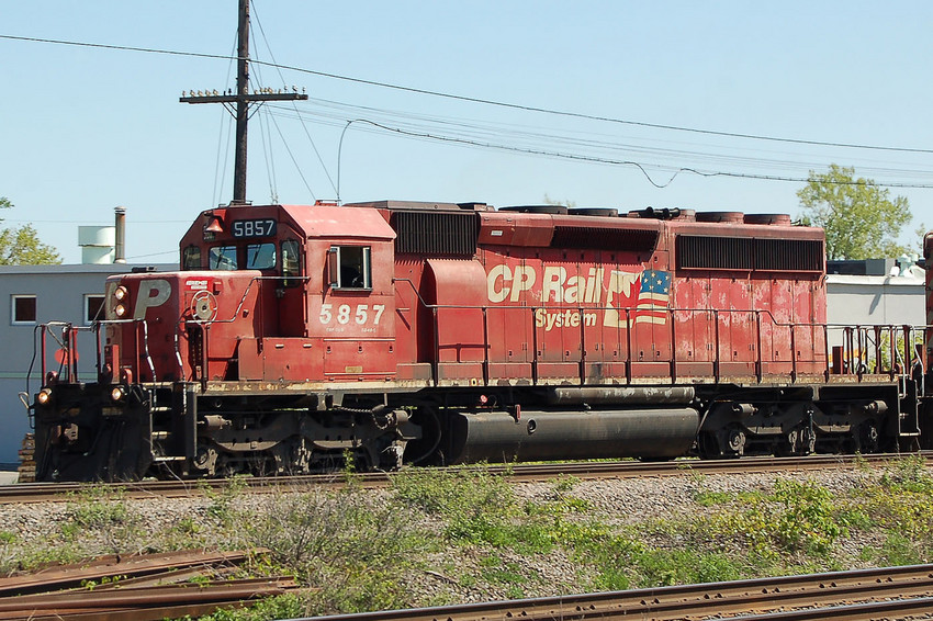 Photo of CP 5857 (SD40-2)