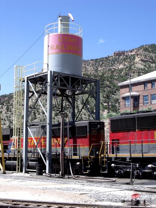 Photo of Utah rwy SD45 #6063 under the sand tower