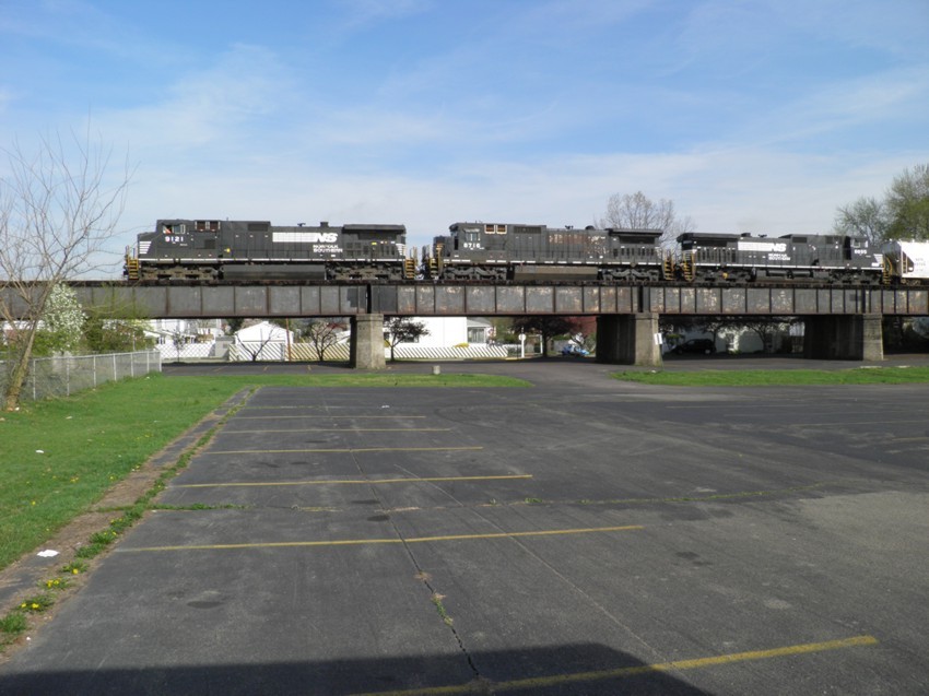 Photo of Triple header for the CP 412 in Wilkes-Barre, PA