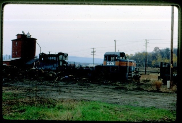 Photo of MEC 226 being scrapped at E. Deerfield