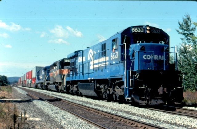 Photo of CR freight with GRS run pool unit