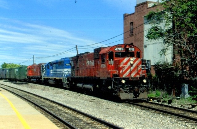 Photo of Southbound D&H freight with CP 4705 leading