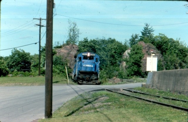 Photo of CR C30 exiting the rock cut