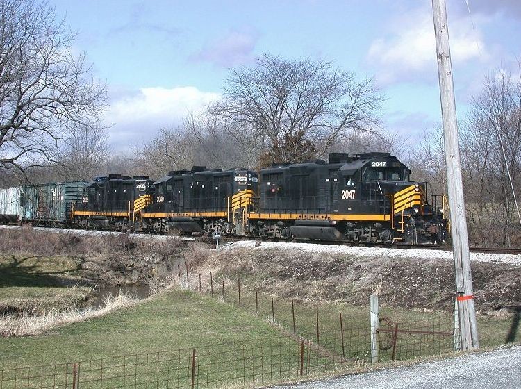 Photo of Pioneer Railcorp GP20 units 2047-2040-2035, Hamilton, Illinois, March 11, 2010
