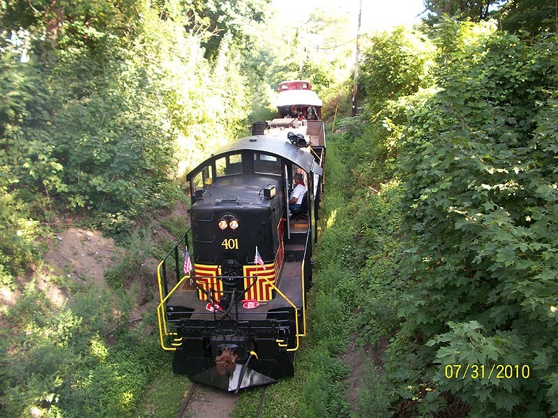 Photo of CMRR Kingston Train at Albany Ave., Kingston
