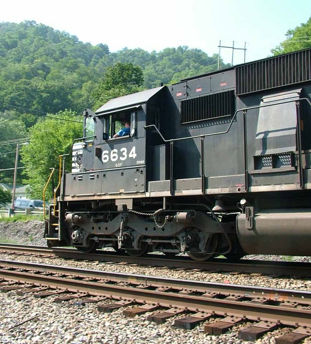 Photo of NS SD40 - #6634