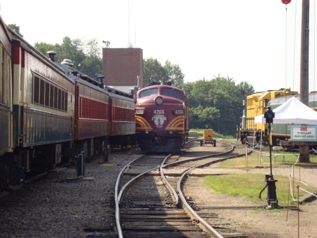 Photo of Conway Scenic F7 (Ex B&M #4266)