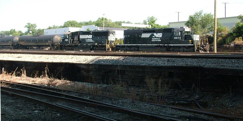 Photo of NS loco #6073 in Roanoke VA