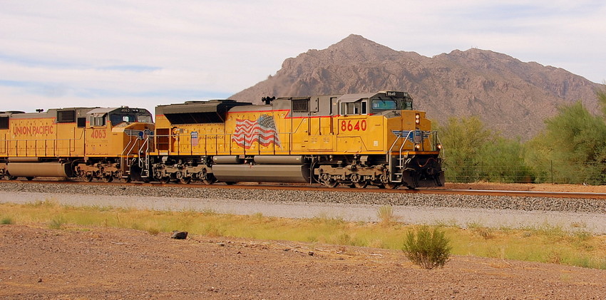 Photo of UP 8640 passes Picacho