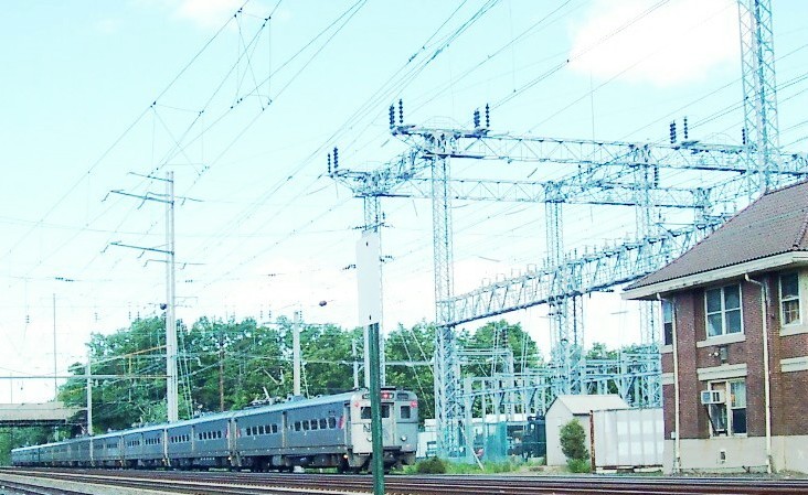 Photo of Arrow cars moving north away from Princeton Junction, NJ