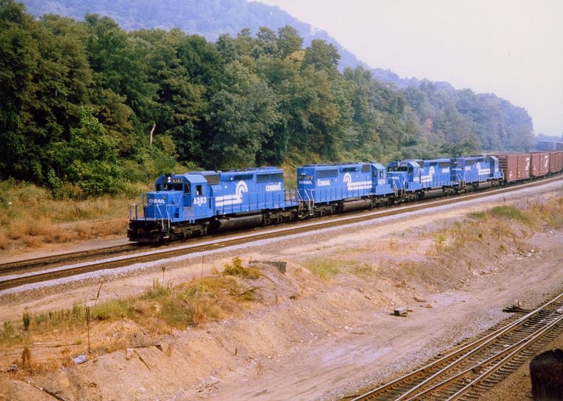 Photo of Big Blue, Conrail #6383