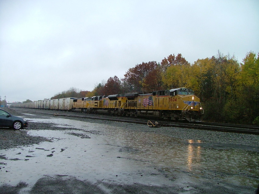 Photo of csx q090 westbound leaving town for the west