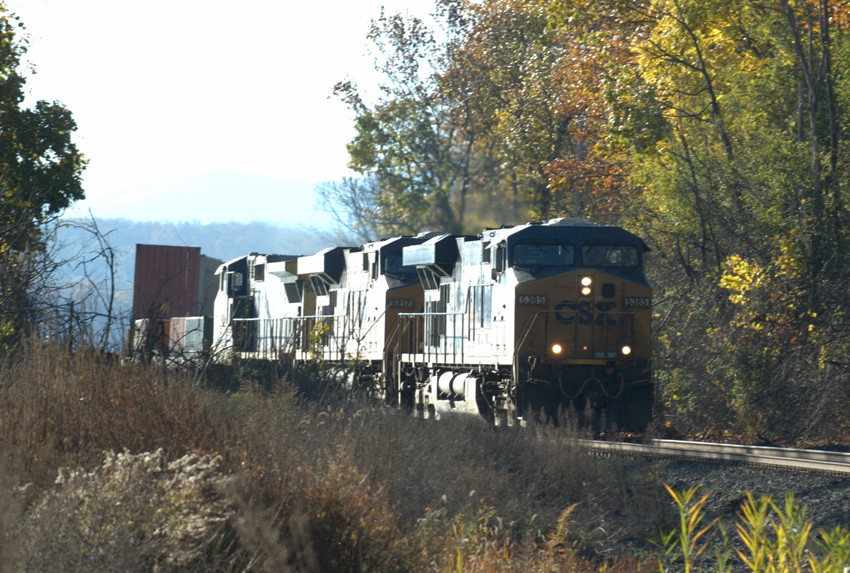 Photo of Doublestack approaching CP 66