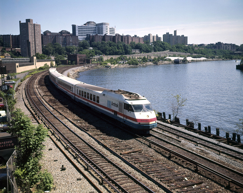 Photo of Amtrak Turboliner, Bronx, NY