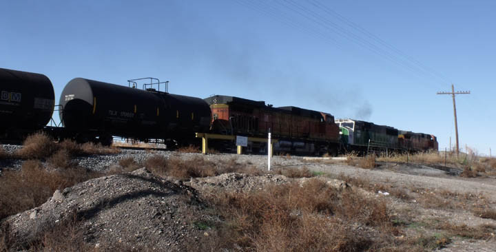 Photo of BNSF headed west on old D&RGW