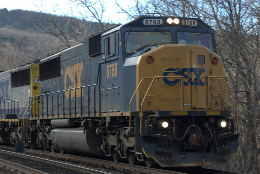 Photo of Two SD60Ms lead Q381