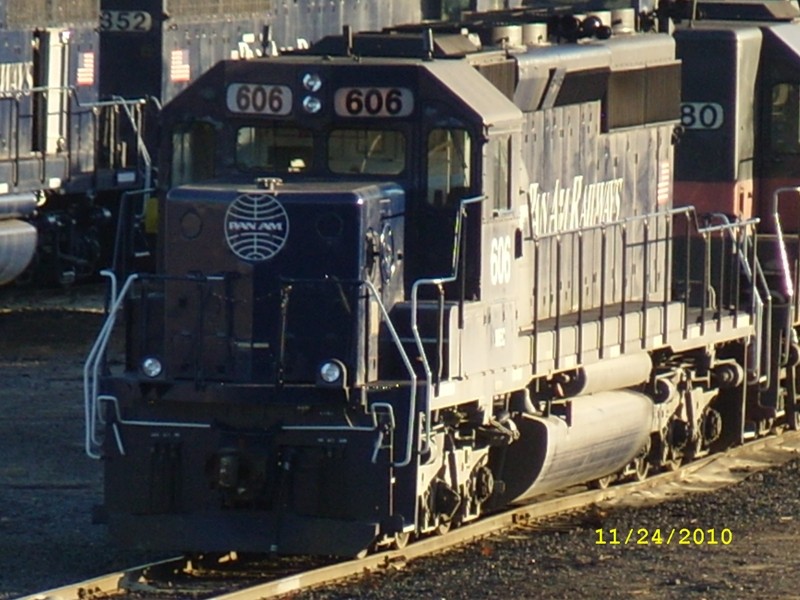 Photo of MEC#606 SD40-2 snoot nose.
