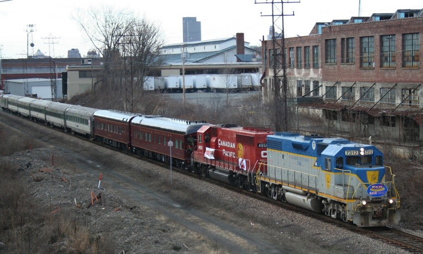Photo of A passenger train in Menands!
