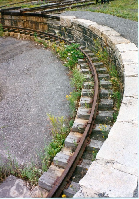 Photo of B&ML Turntable pit