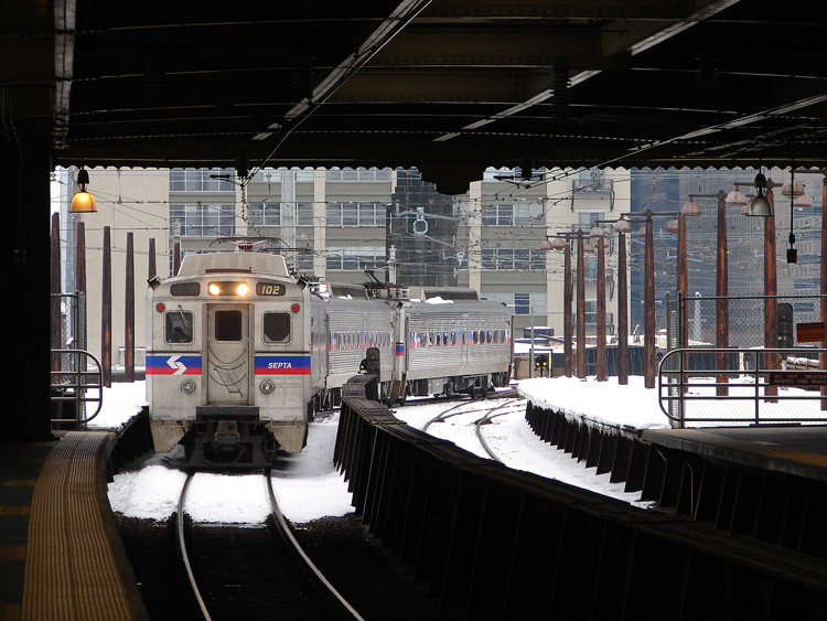 Photo of SEPTA train to Trenton pulling into 30th Street Station