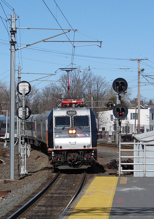 Photo of NJT pulling into Long Branch Station
