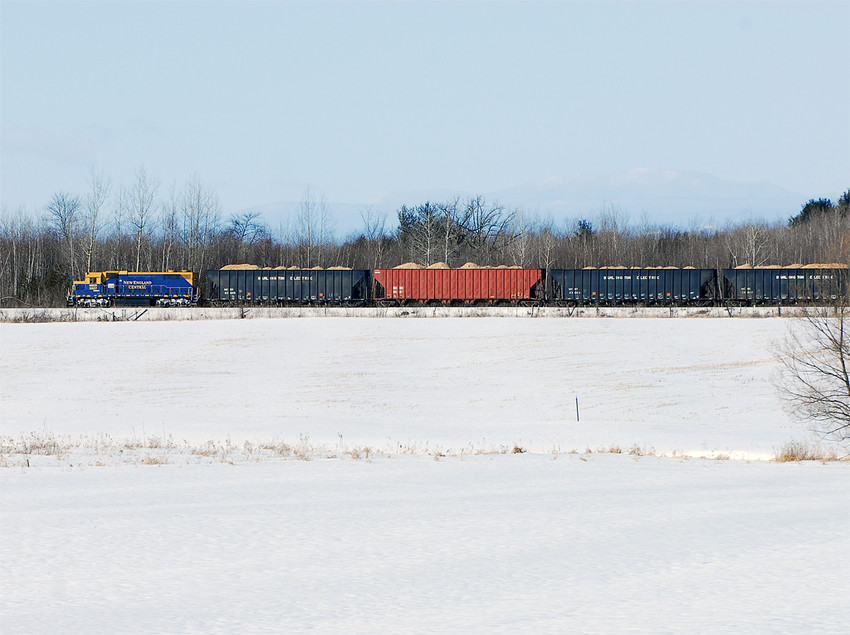 Photo of NECR 500 Chip Train is Dwarfed by Adirondacks