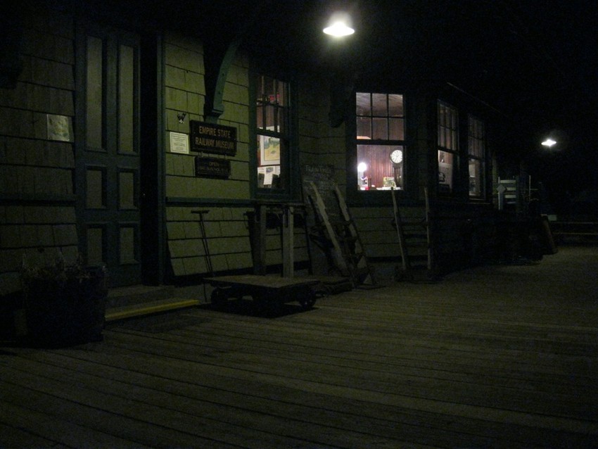 Photo of Phoenicia Station at night