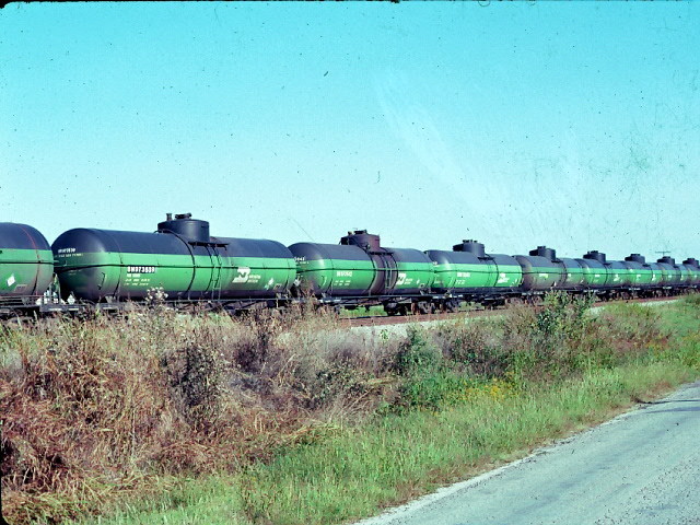 Photo of Burlington Northern tanks
