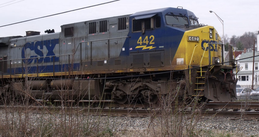 Photo of CSX loco #442 in Tunnelton, WV