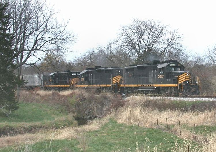 Photo of Pioneer Railcorp GP20 2047, 2018, GP16 1603, Hamilton, Illinois, 11-12-1010