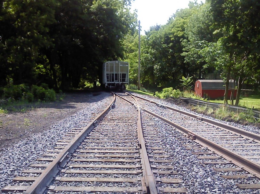 Photo of South end of new runaround track on Finger Lakes Ry Watkins Glen branch