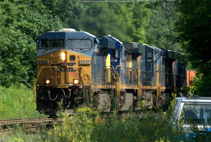 Photo of Five GEs lead a stacktrain