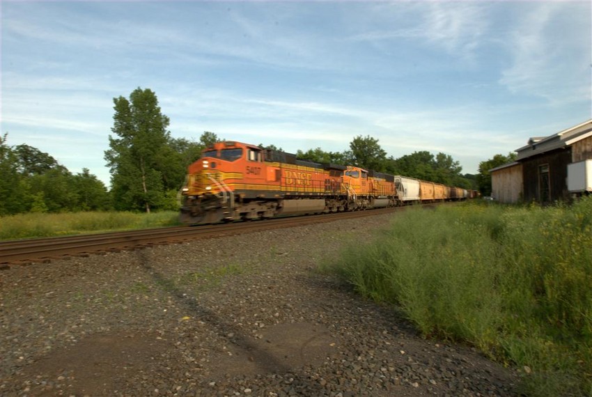 Photo of BNSF leader on Westbound
