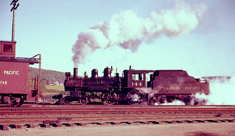 Photo of  CANADIAN PACIFIC 4-4-0 AT THE NORTON ENGINEHOUSE