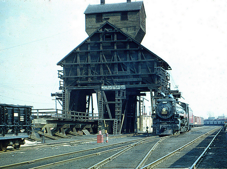 Photo of CANADIAN PACIFIC COALING TOWER AND HUDSON 2811