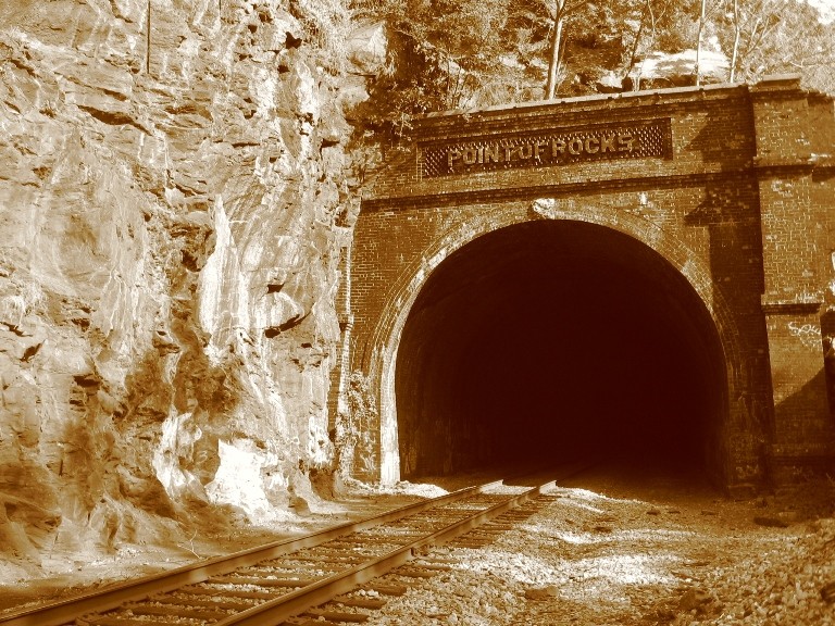 Photo of Northwest Portal in Point of Rocks