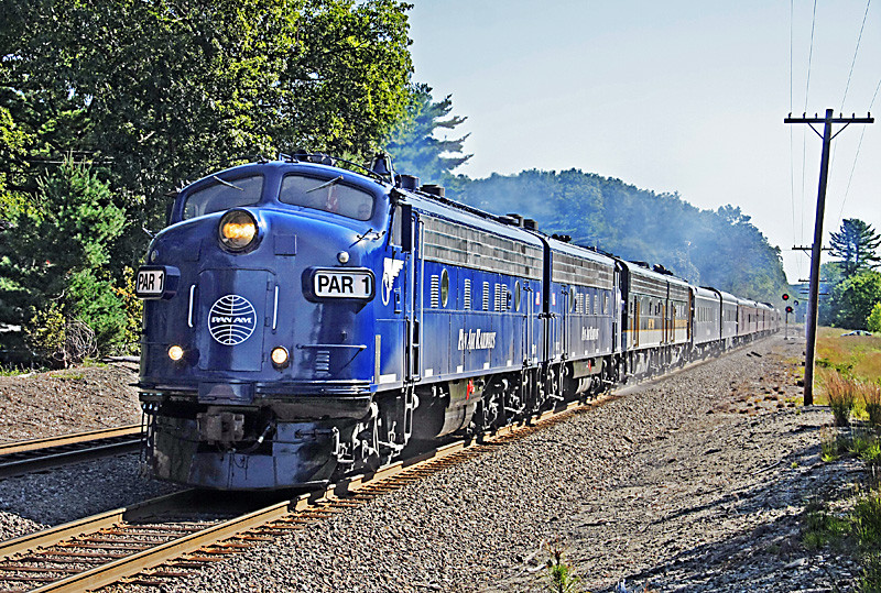 Photo of Combined PAR & NS business train West in Shirley, MA