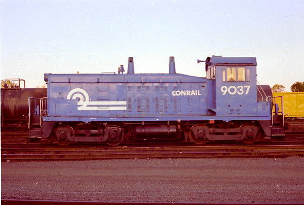 Photo of Conrail 9037