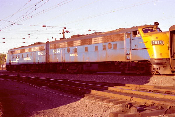 Photo of Conrail FL-9s