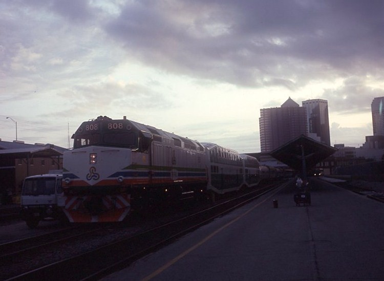 Photo of Tri-Rail F40PHM-2C 808