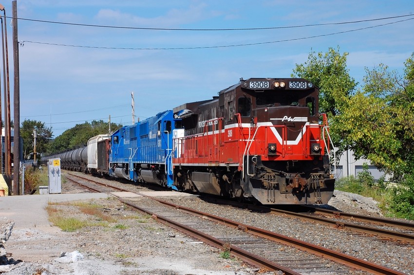 Photo of P&W Ethanol Extra heads south at Chace's Lane, in Valley Falls, Rhode Island